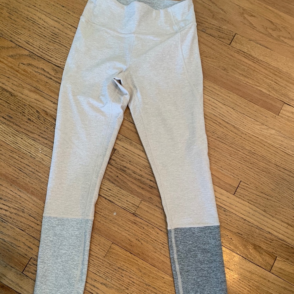 Outdoor voices XS colorblock leggings